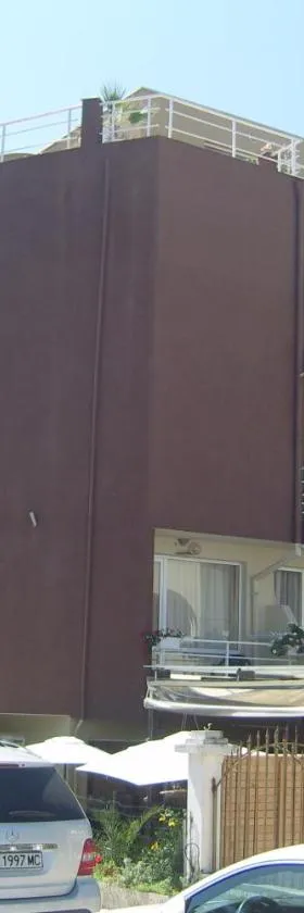 Hotel Damyanoff，位于洛泽内茨的酒店