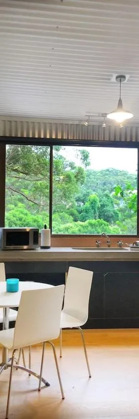 阿沃卡海滩灌木丛公寓，位于阿沃卡海滩的酒店