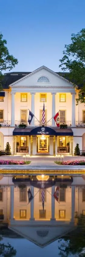 Williamsburg Inn, an official Colonial Williamsburg Hotel，位于威廉斯堡的酒店