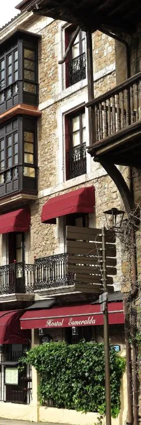 埃斯梅拉达旅馆，位于柯米拉斯的酒店