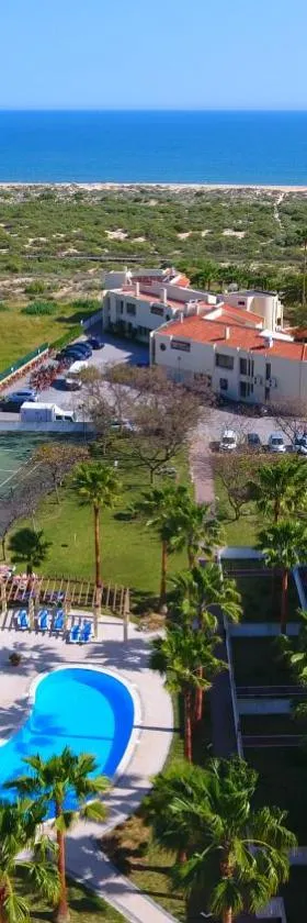 Praia da Lota Resort – Beachfront Apartments，位于曼塔罗塔的酒店