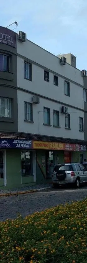 Iria's Hotel，位于廷博的酒店