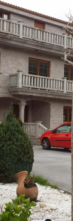 Alojamientos A Pedra，位于敦夫里亚的酒店