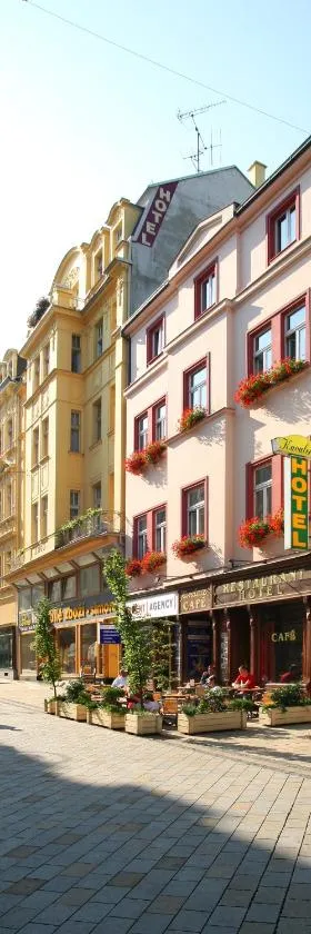 Hotel Kavalír，位于卡罗维发利的酒店