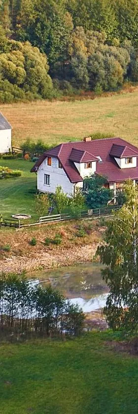 Gospodarstwo agroturystyczne Biebrzanska Goscina，位于Karczewo的酒店