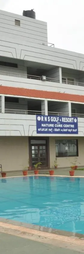 RNS Golf Resort & Nature Cure Centre，位于Māvalli的酒店