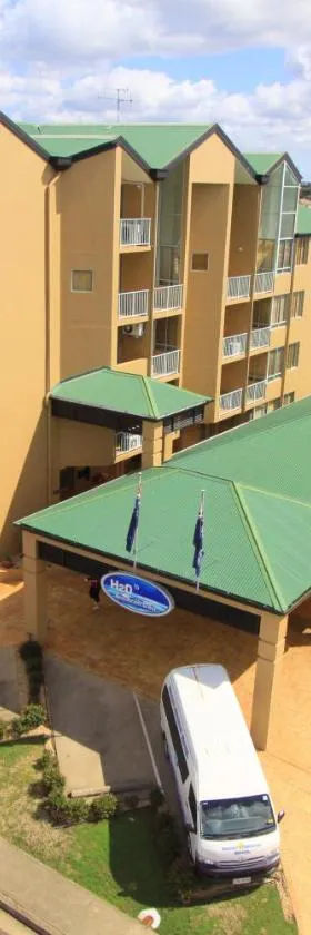 Burnett Riverside Hotel，位于班达伯格的酒店