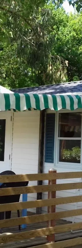 Camping Les Peupliers，位于Saint-Père-en-Retz的酒店