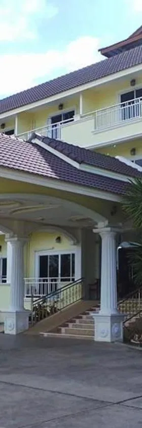 Monrawee Pavilion Resort，位于彭世洛的酒店