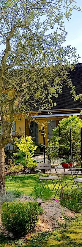 Au Jardin de Lisa，位于Cherreau的酒店