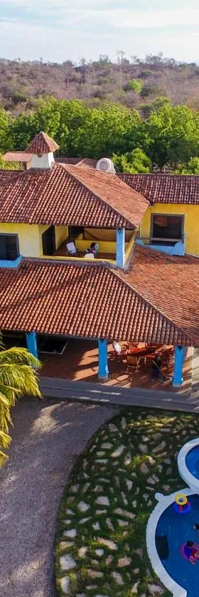 Solyar Luxury Spanish Beachfront Home，位于波乔米尔的酒店