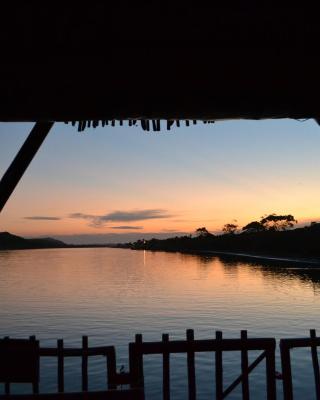 Maggie May House Boat - Colchester - 5km from Elephant Park