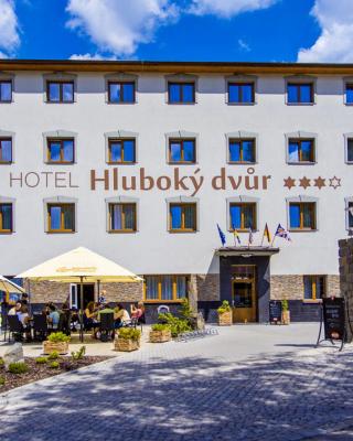 Wellness Hotel Hluboký Dvůr