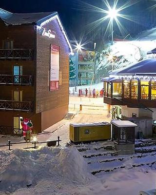吉马斯诺滑雪温泉公寓酒店