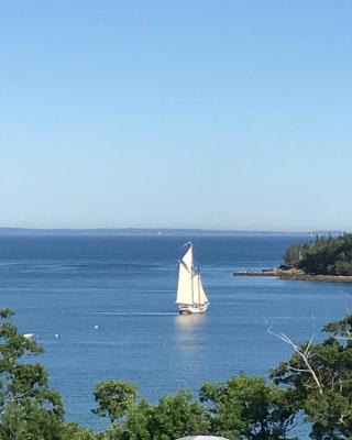 湾畔汽车旅馆