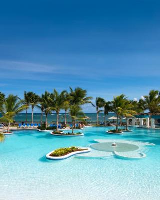 Coconut Bay Beach Resort & Spa All Inclusive