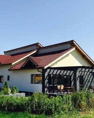 Casa De Sub Piatra
