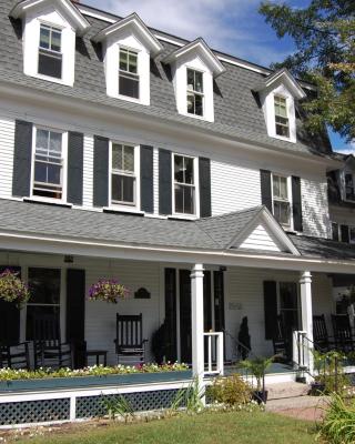 Cranmore Inn and Suites, a North Conway boutique hotel