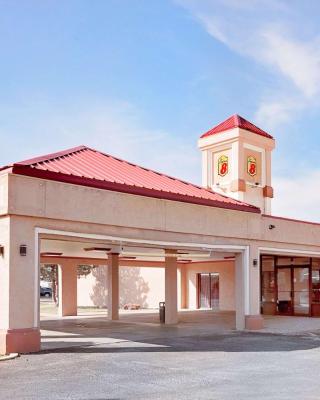 Super 8 by Wyndham Plainview