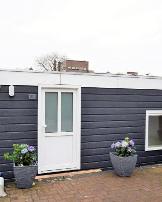 Beautiful houseboat with terrace jacuzzi