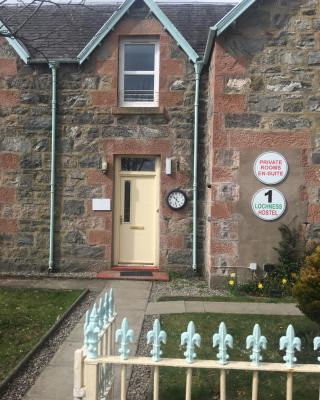 1 Lochness Rooms&Hostel