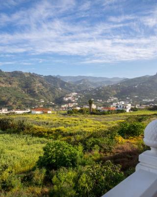 CASA ROSALÍA. APARTAMENTO CON VISTAS A LA MONTAÑA