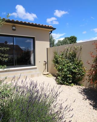 Le Clos de la Montagnette - Maison avec parking et jardin