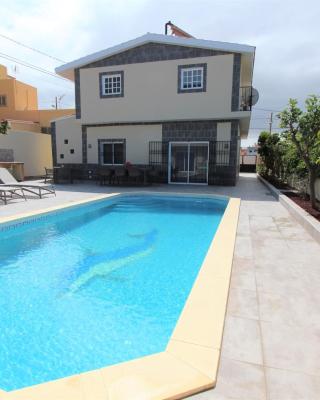 ViVaTenerife - Gorgeous villa with heated pool