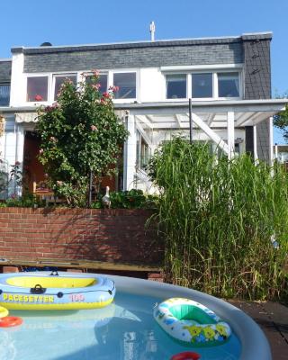 Holiday flat in Wuppertal with its own pool