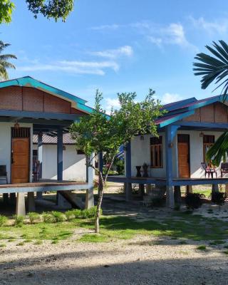 New Raya - Nias Beach Bungalows