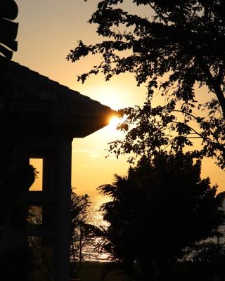 Baan Dhewaran Beachfront Villa