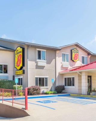 Super 8 by Wyndham Bloomington University Area