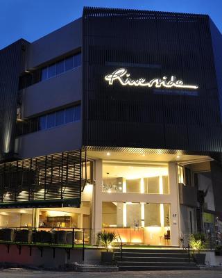 Riverside Boutique Hotel
