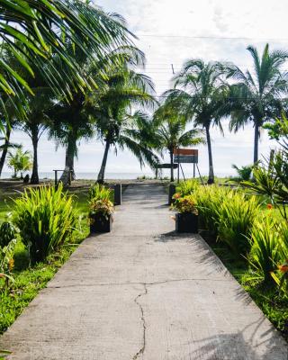 Hotel Tortuguero Beachfront