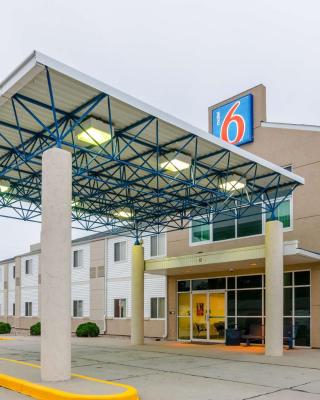 Motel 6-Kearney, NE