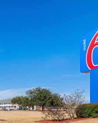 Motel 6-Bay Saint Louis, MS