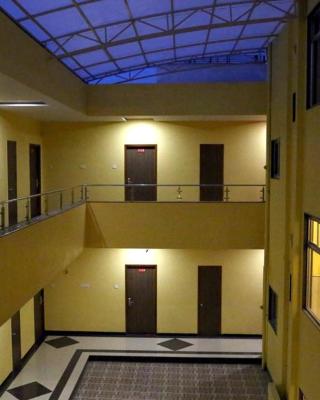 Hotel Varenya Inn