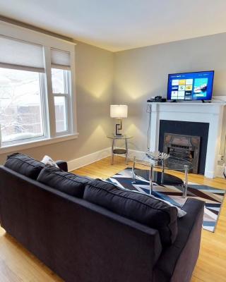 Bright, Clean, Private. In the Heart of Downtown! Parking, Wi-Fi and Netflix included