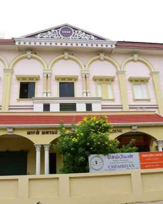 Hotel Chembiyan