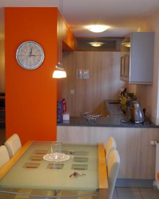 Ferienwohnung Zayetta Orange Cube Nr. 11a