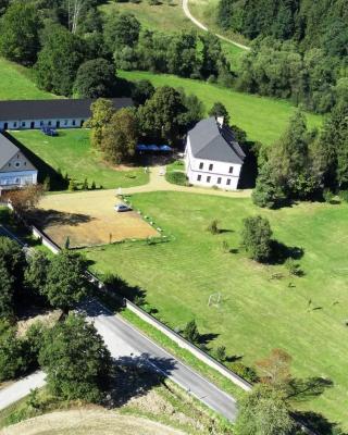 Hotel Castle Mlýn Maděrovka