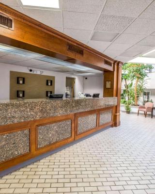 Greeneville Inn And Suites