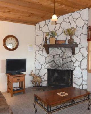 Coronado, Cabin at Ruidoso, with Forest View