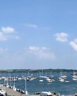 Large central Falmouth apartment with views Top rated