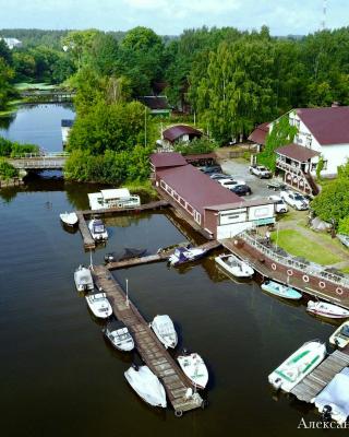 Fishing and hunting hotel Alexandrovsky Prichal