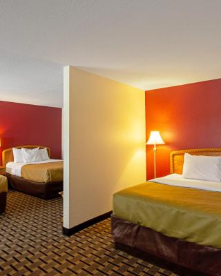 Econo Lodge Inn & Suites