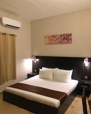 Posh Apartments Business Hotel