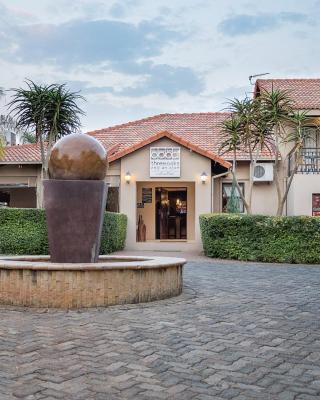 Three Oaks and an Aloe Boutique Hotel