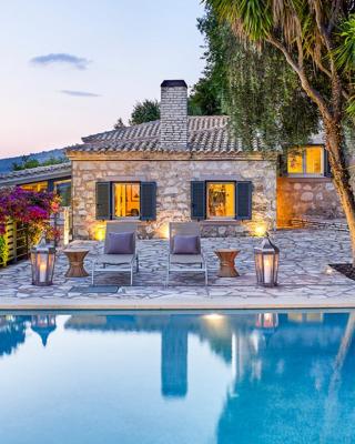 Villa Ioli- Beachfront Luxury Residence