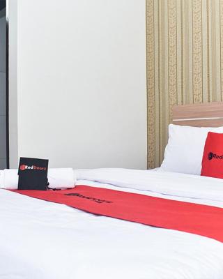 RedDoorz Plus near Malang Town Square